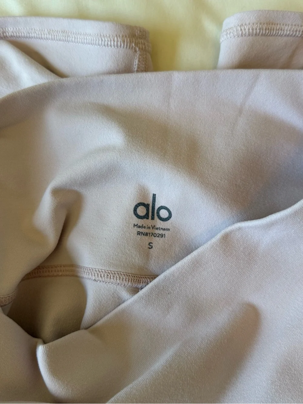 ALO Yoga Light Gray/Taupe High-Rise Bike Shorts